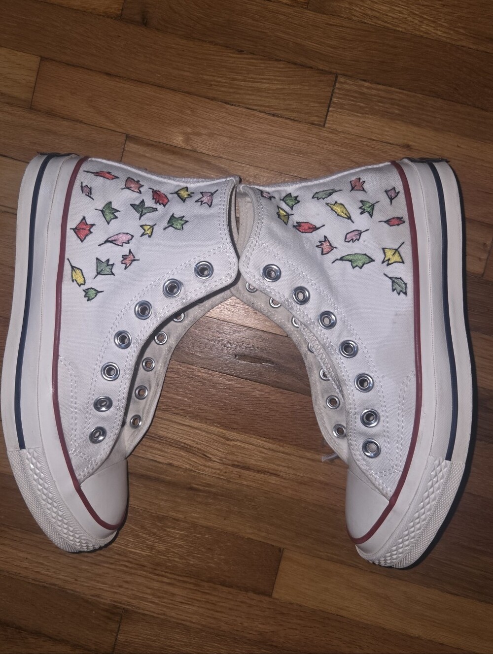 White High-Top Canvas Sneakers with Cusrom Embroided Leaf Design